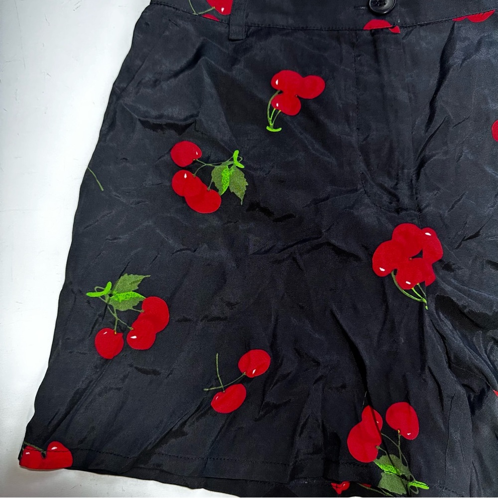 Modcloth Black Red Viscose Rayon‎ Shake A Leg Cherry Print Shorts NWT Size M - Picture 10 of 15